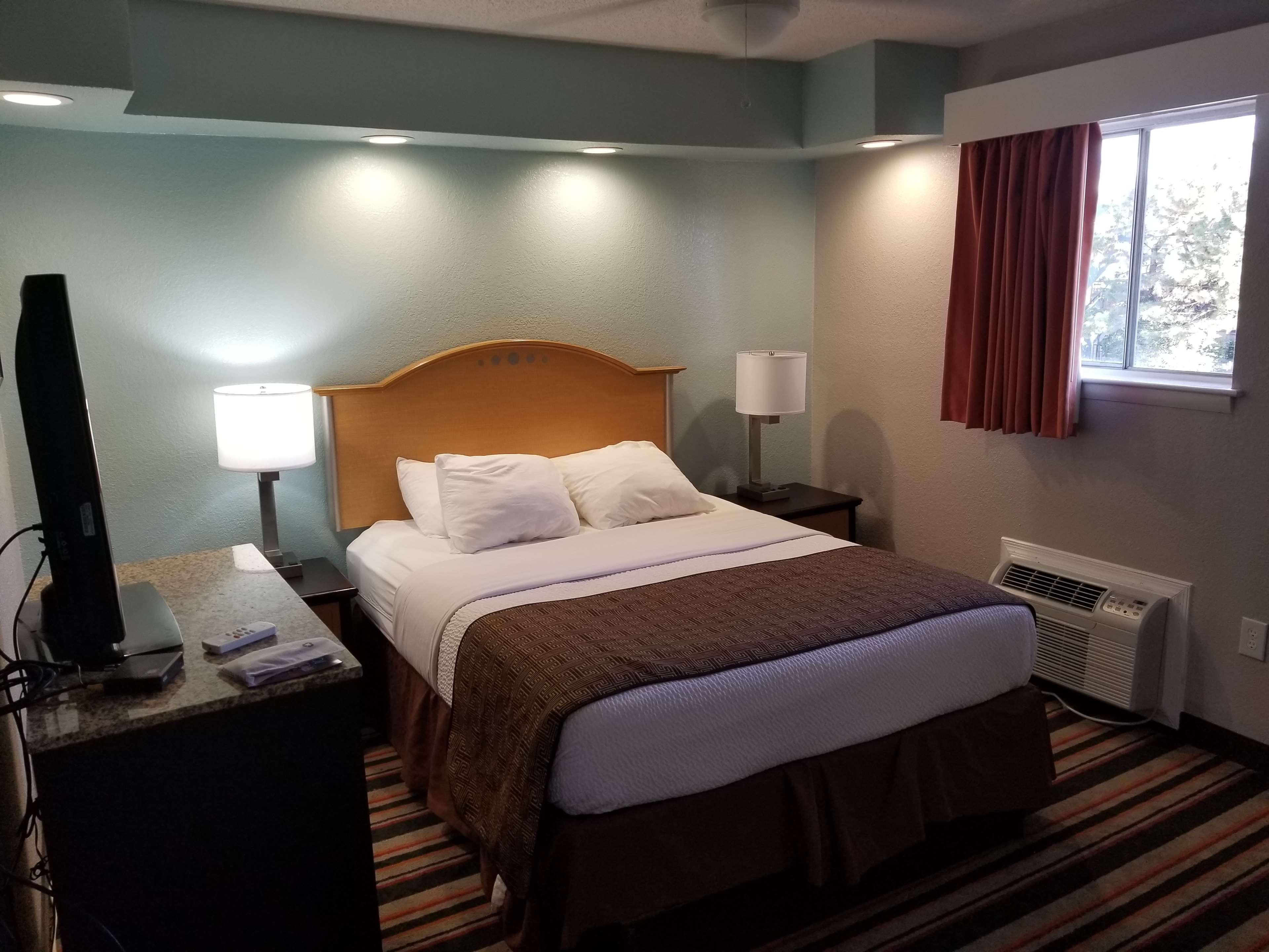 Best Western Plus Holiday Sands Inn & Suites Norfolk Exterior foto
